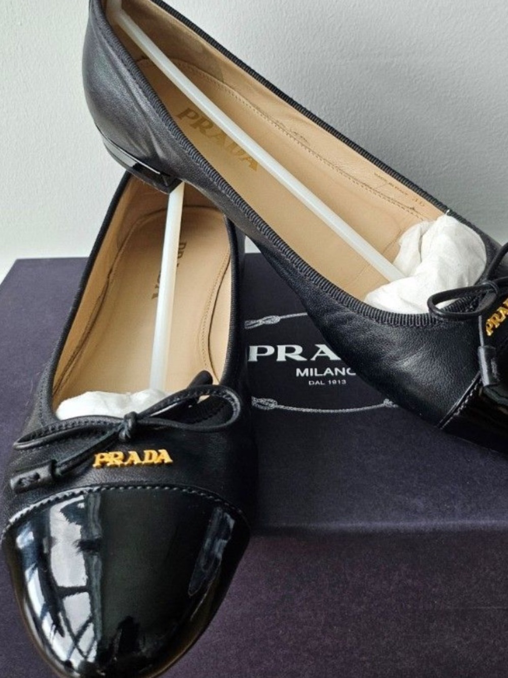 NWT Prada Leather Ballet Flats - Black  Size EU 37 - Authentic
